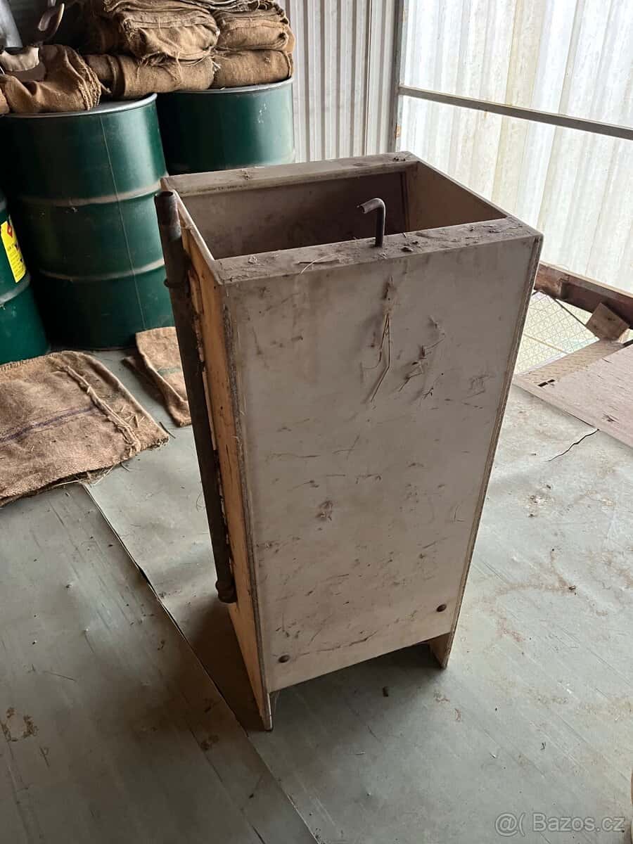 Krmítko pro prasata 3