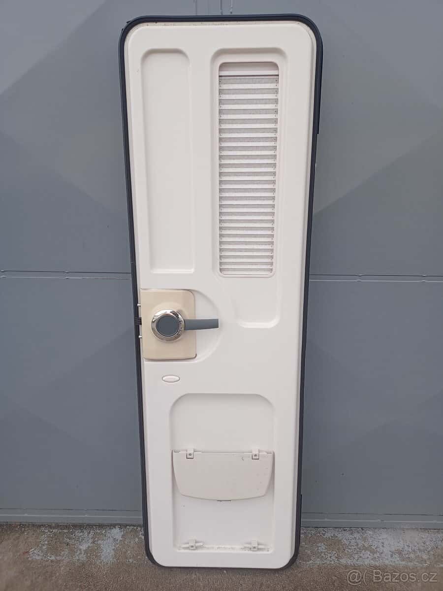 dveře pro karavan 2