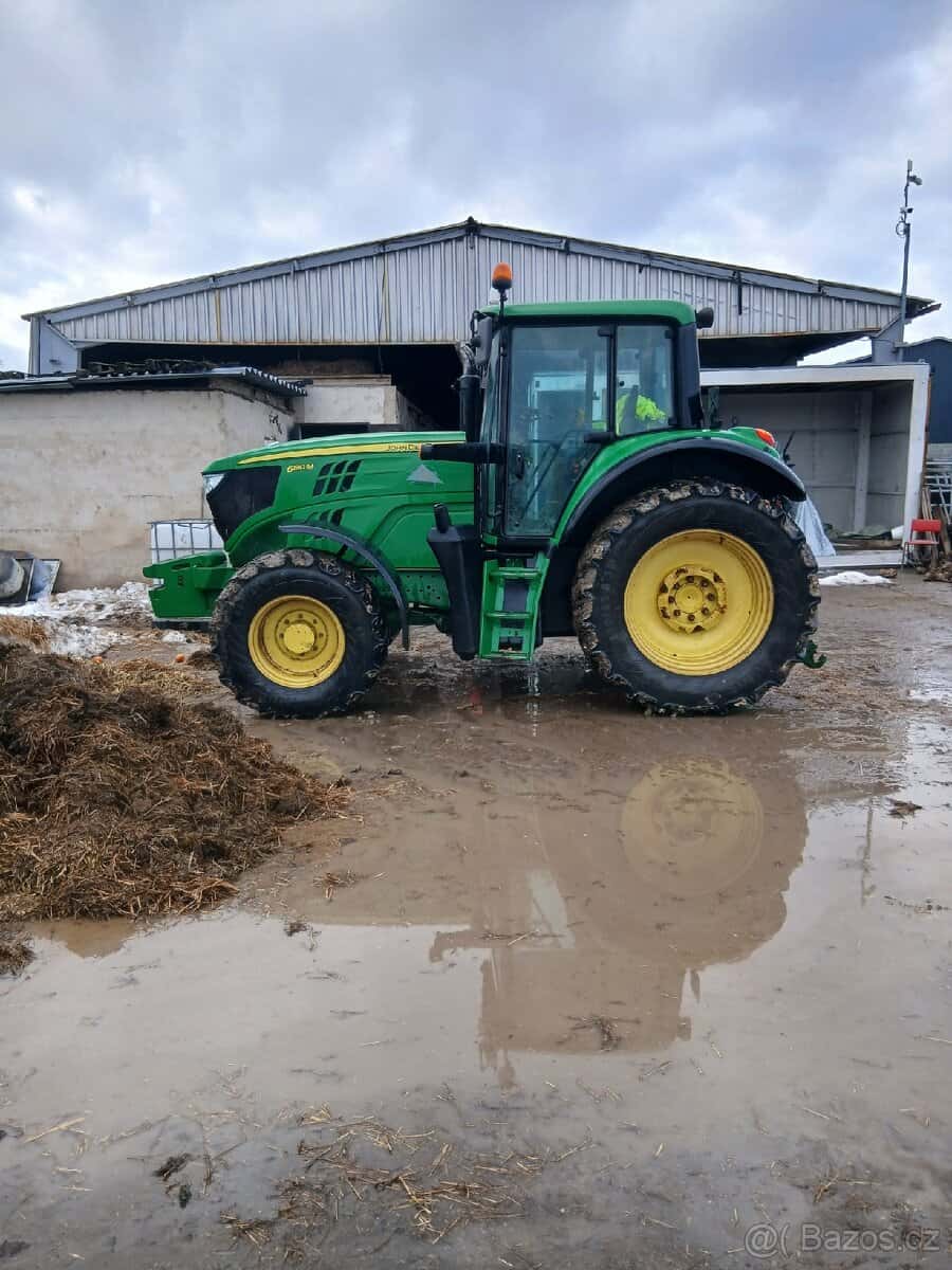 Traktor John Deere 2