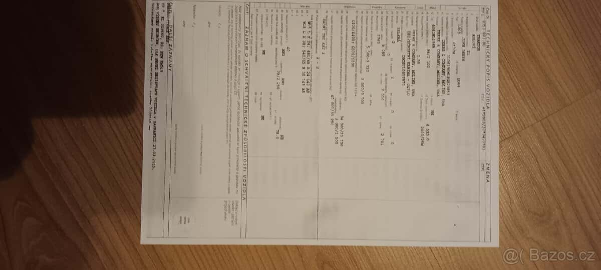 Traktor John Deere 8