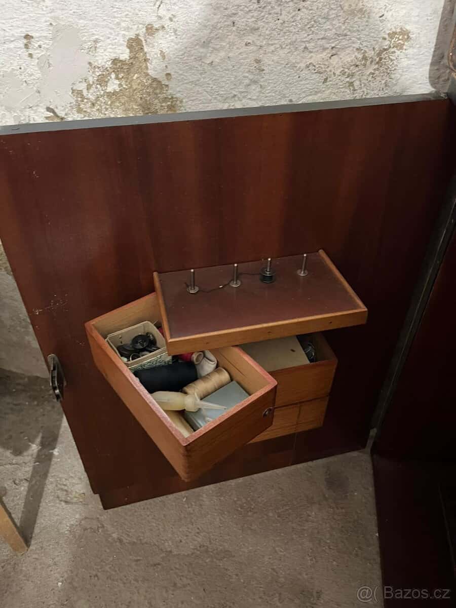 Šicí stroj Minerva 13