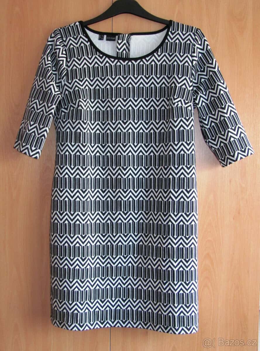 Černobílé šaty 1