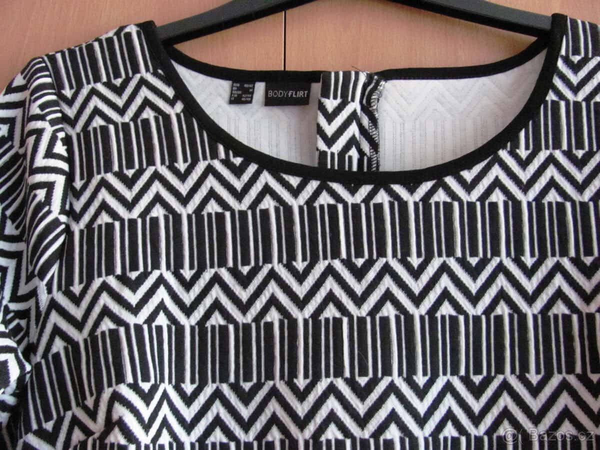 Černobílé šaty 3