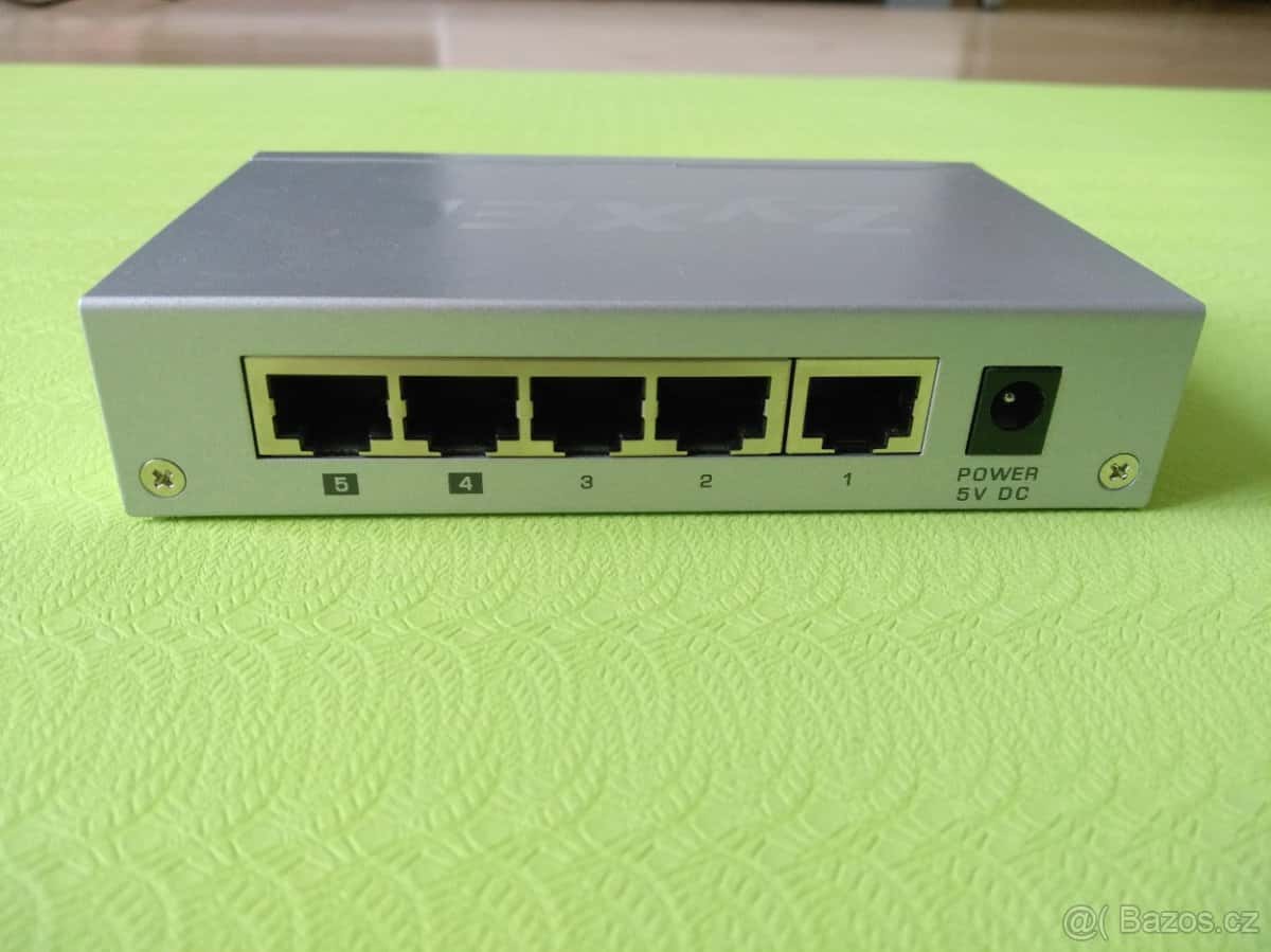 Ethernet switch Zyxel 3