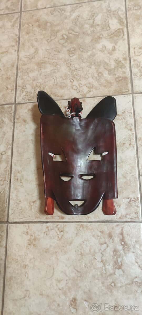 Dřevěná maska 3