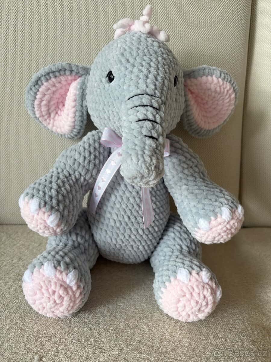 Háčkovaný SLONÍK 1