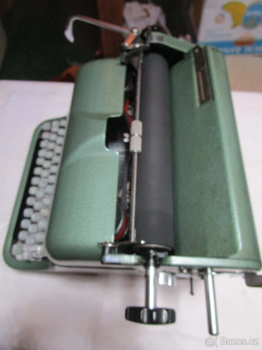 Starý psací stroj 5