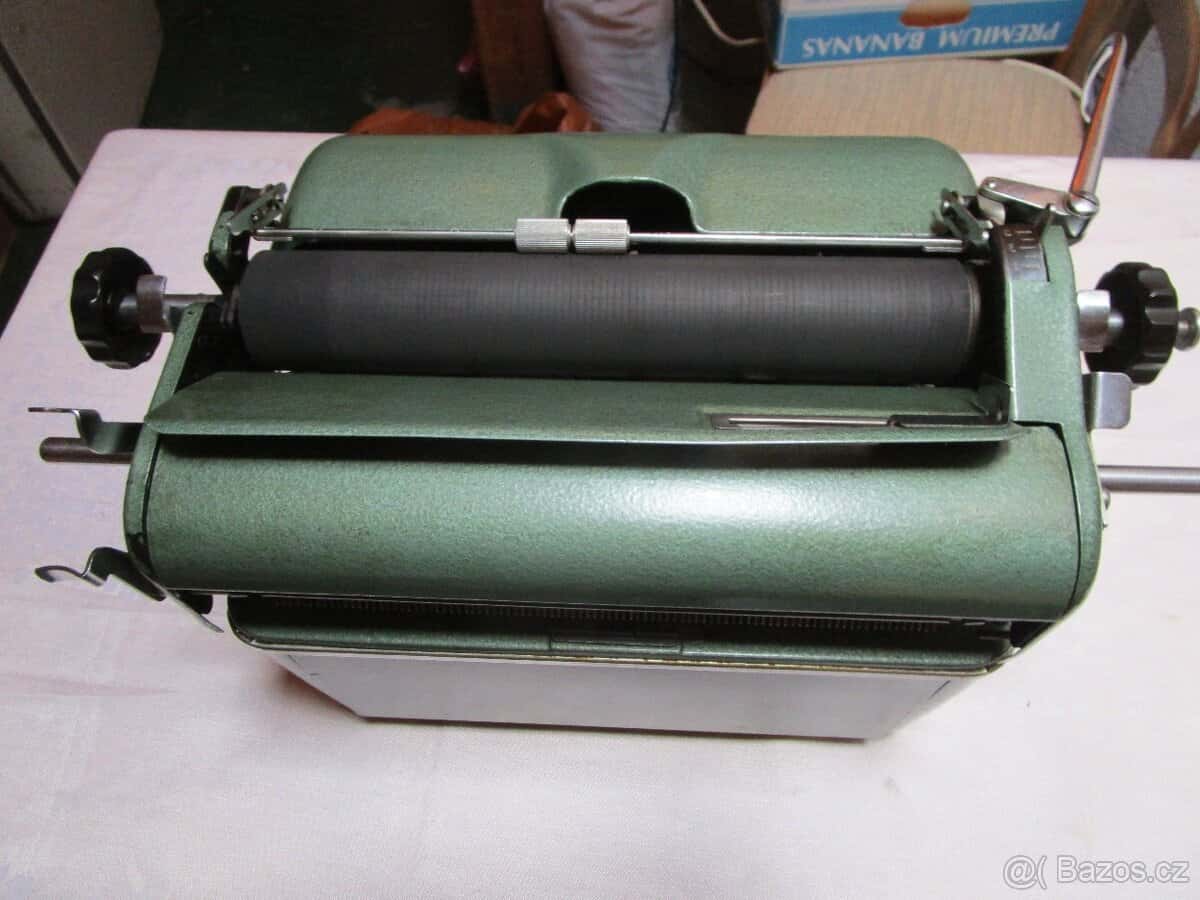 Starý psací stroj 6