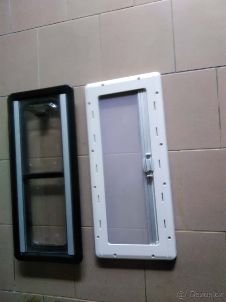 okno Dometic 12