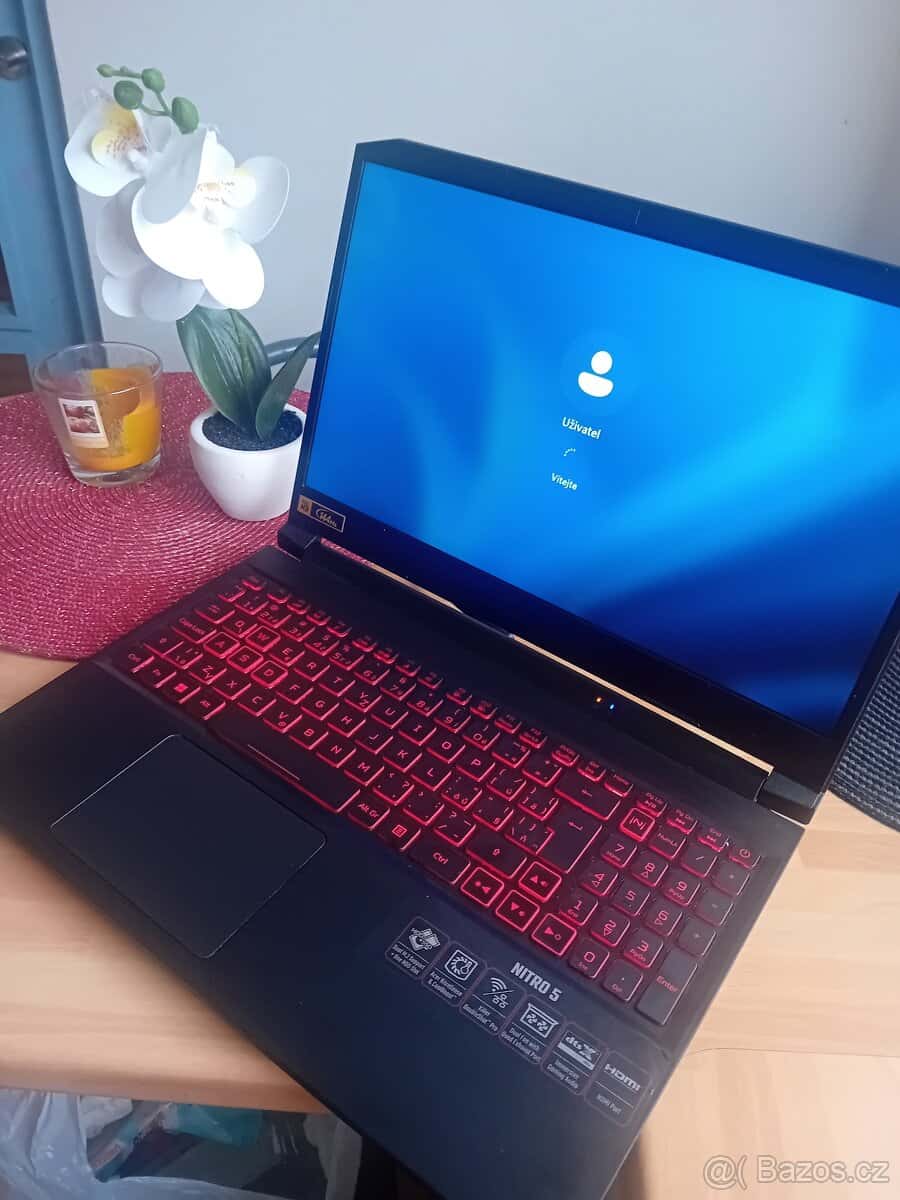 Herní notebook se zarukou 2