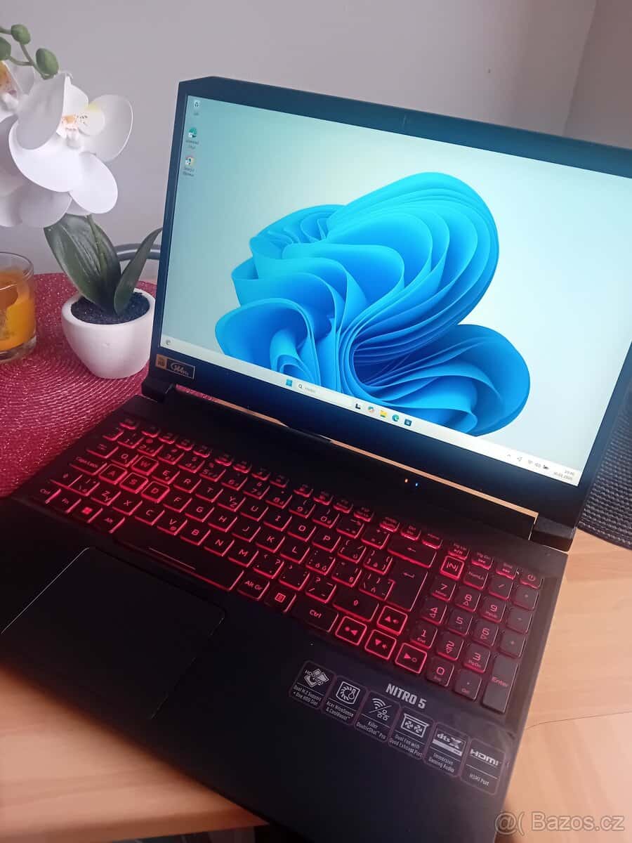 Herní notebook se zarukou 3