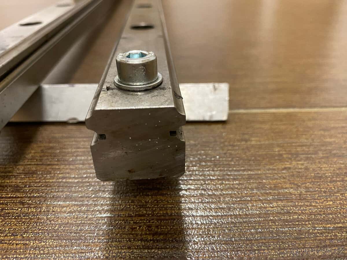 lineární vedení 4