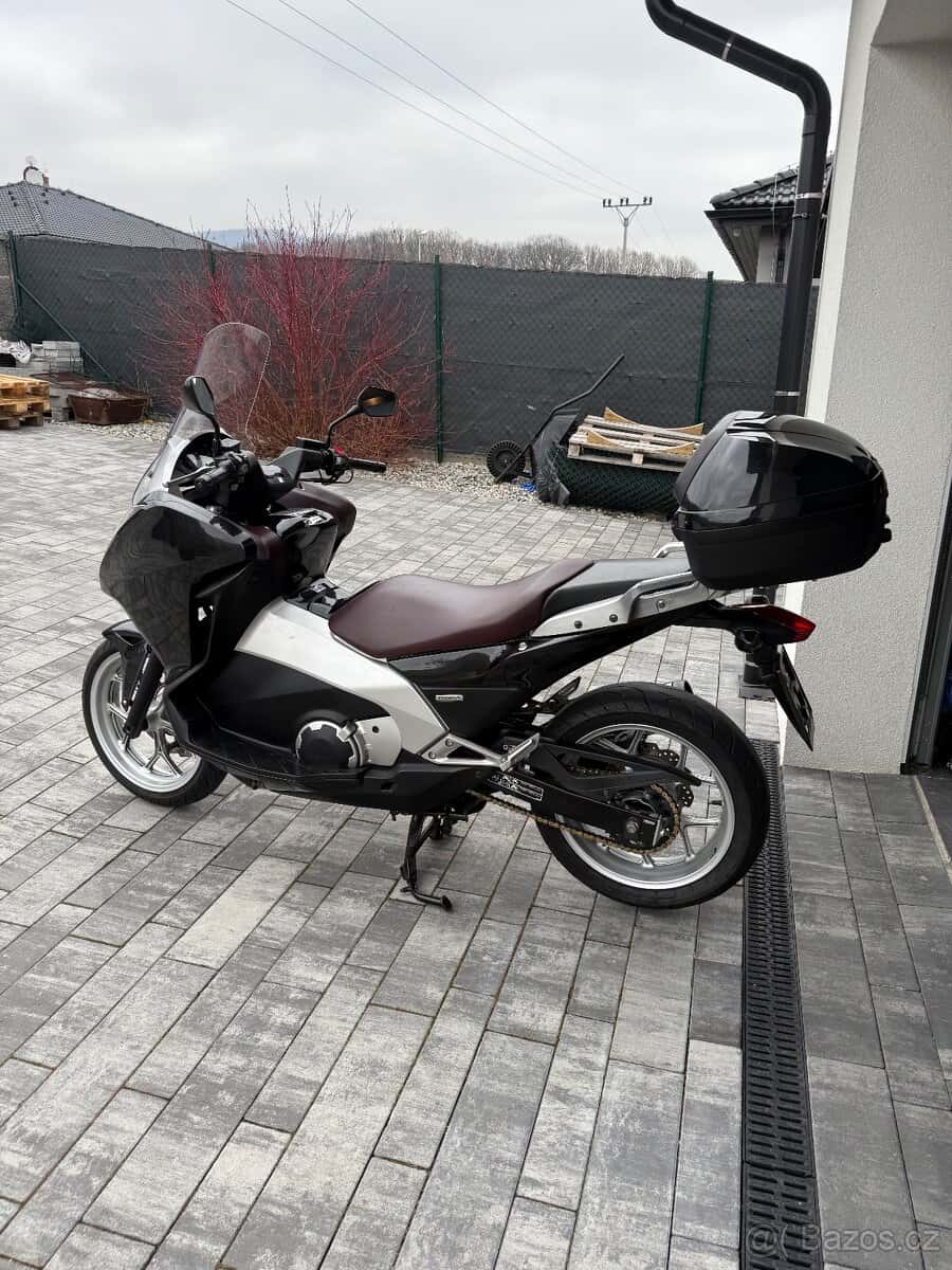 Honda Integra 700 9