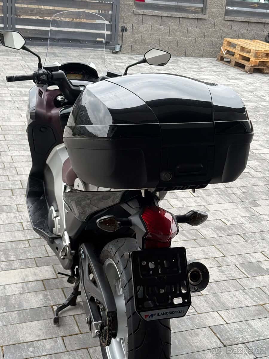 Honda Integra 700 10