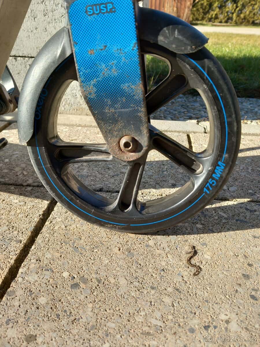 Koloběžka Oxelo. 4