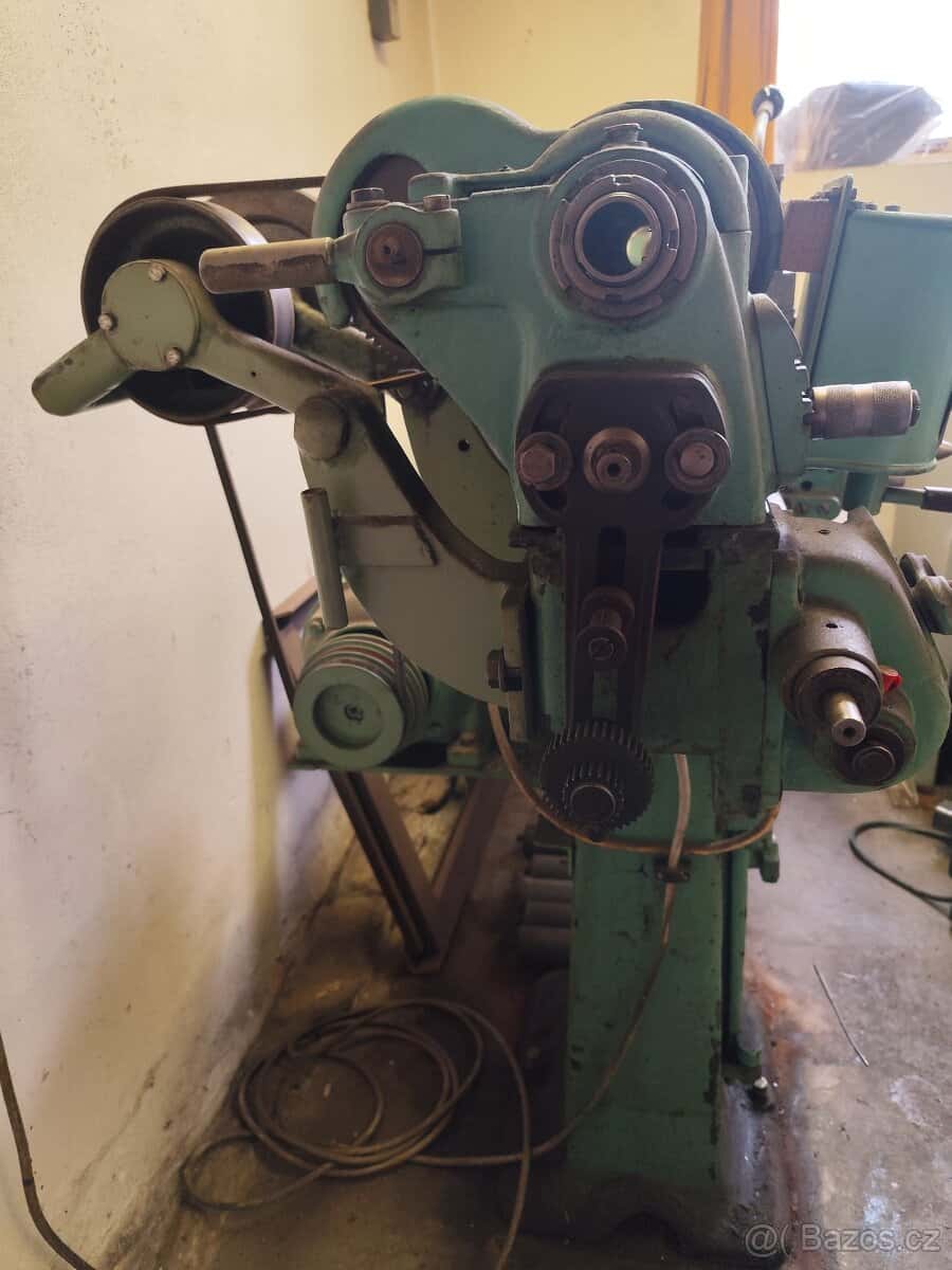 Historický soustruh 7