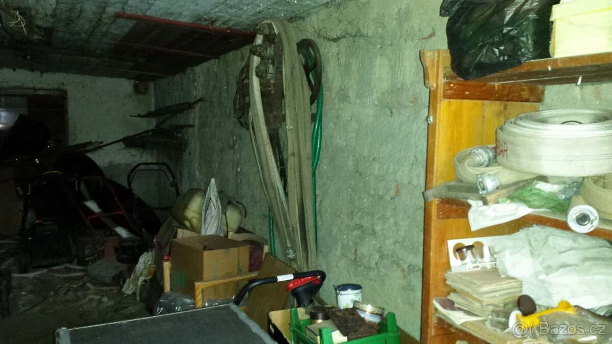 Garáž v Libočanech 13