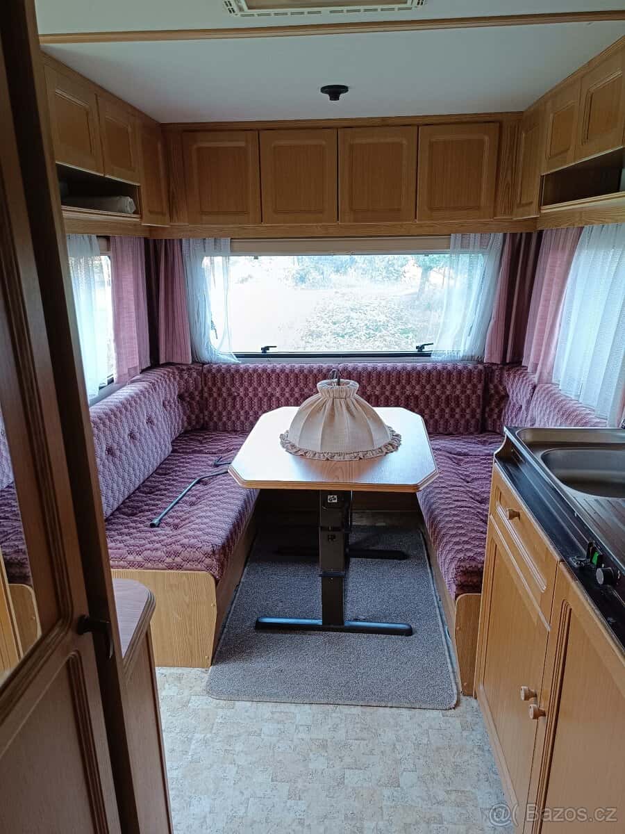 Obytný karavan 10