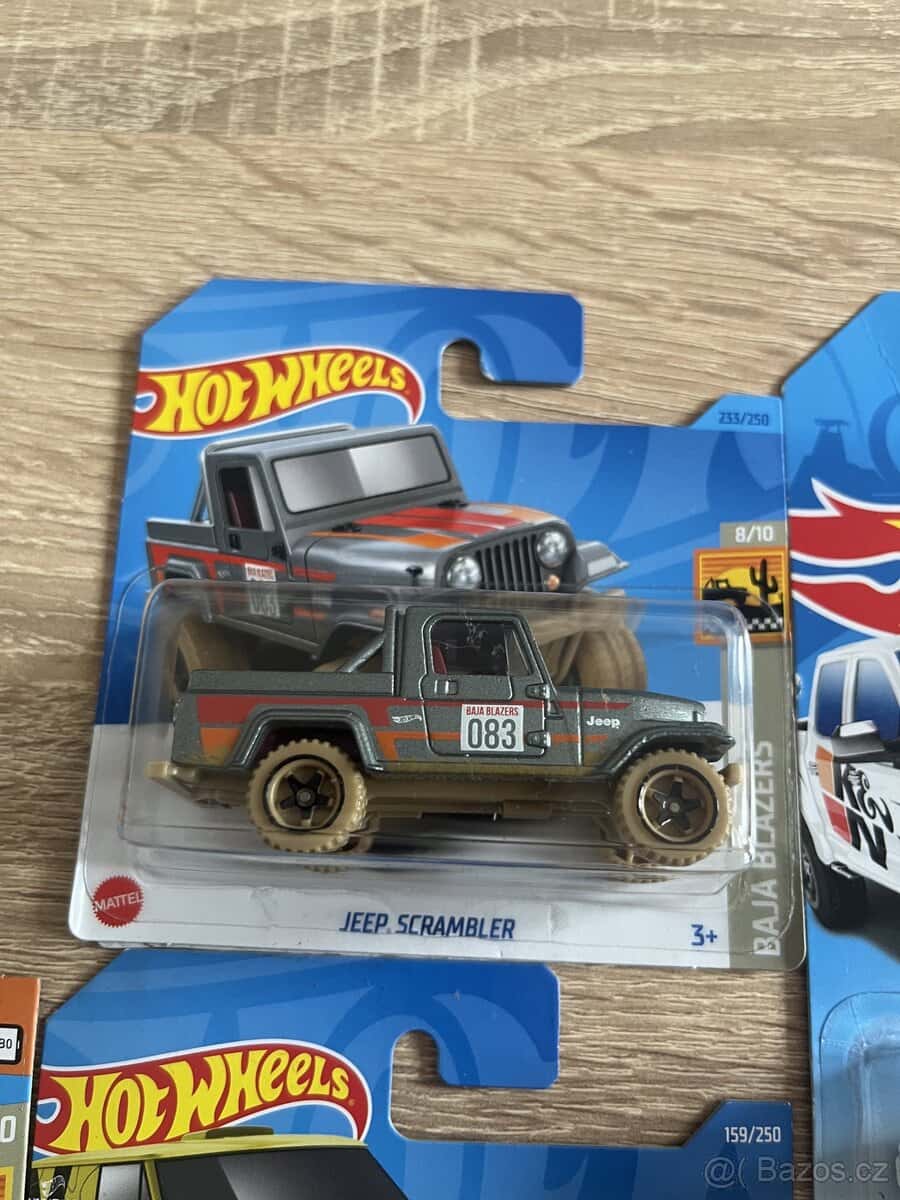 Hotwheels SUV 12