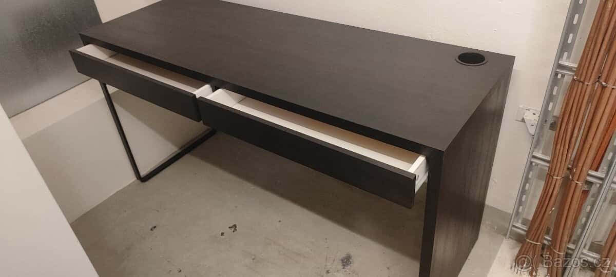 Stůl IKEA černý 2