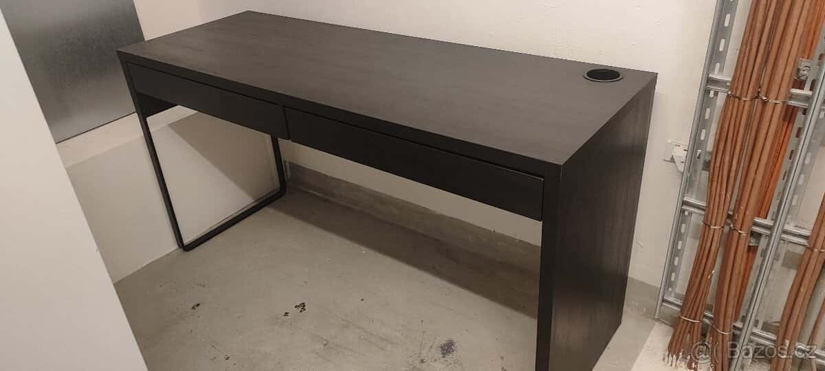 Stůl IKEA černý 3