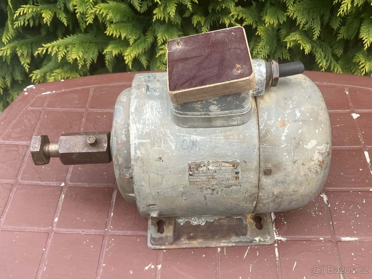 Prodám elektromotor 3