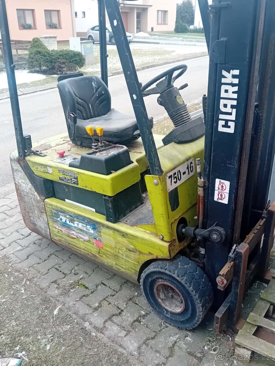 Prodám vzv Clark 3