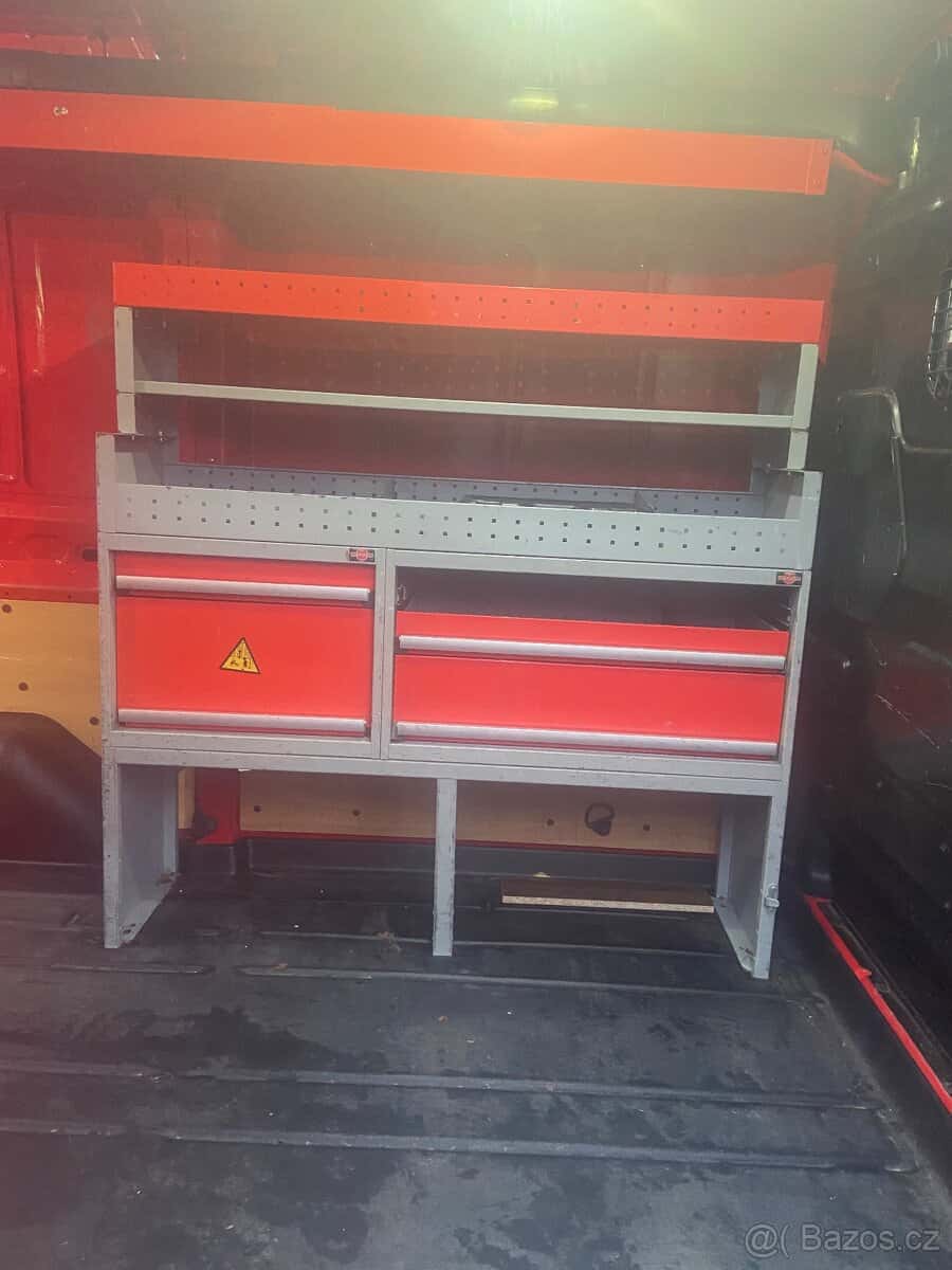 Regál do dodávky 1