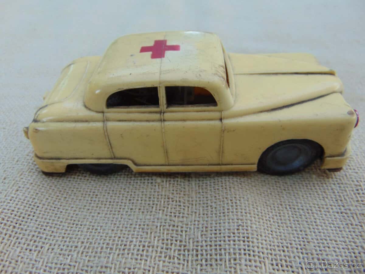 Autíčko bakelit 2