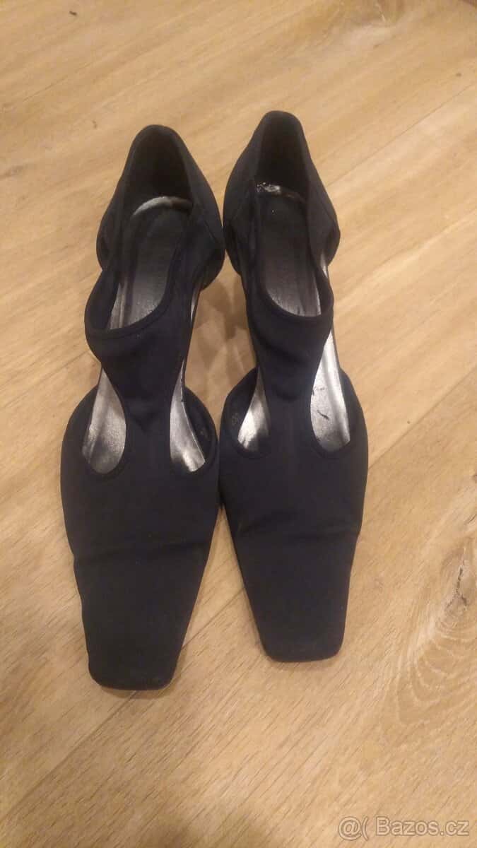 Černé lodičky 4