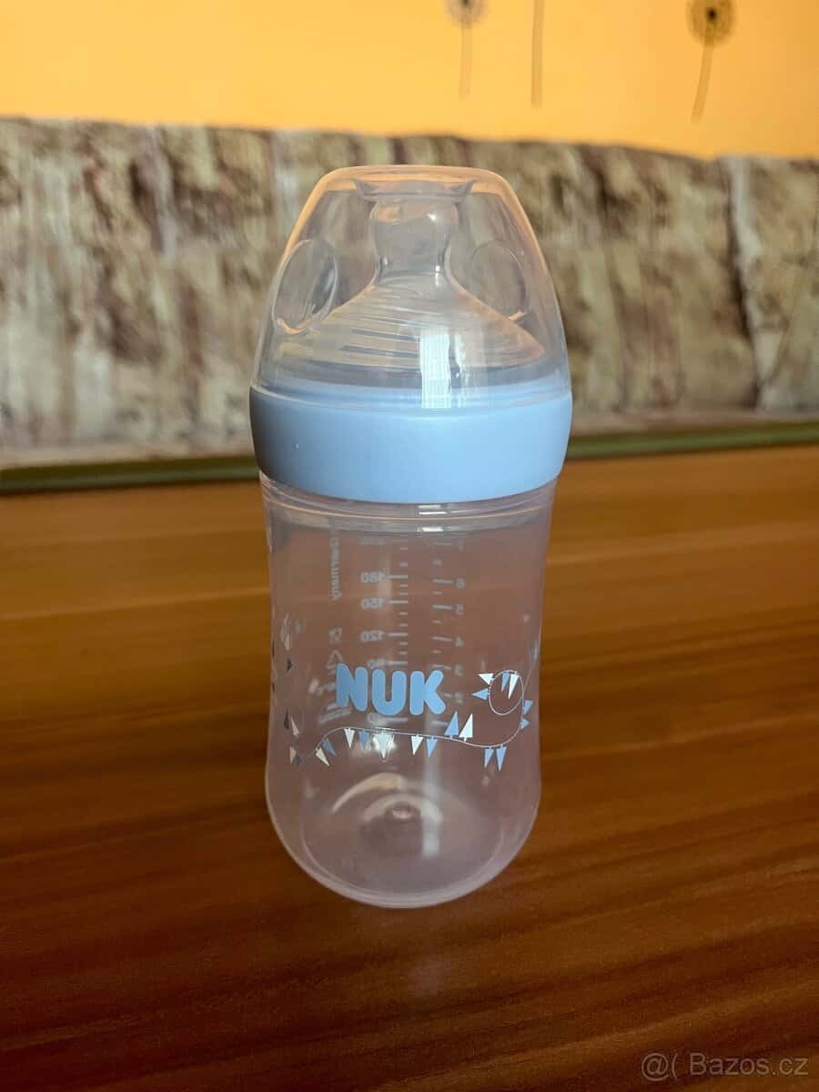 Lahvička Nuk 4