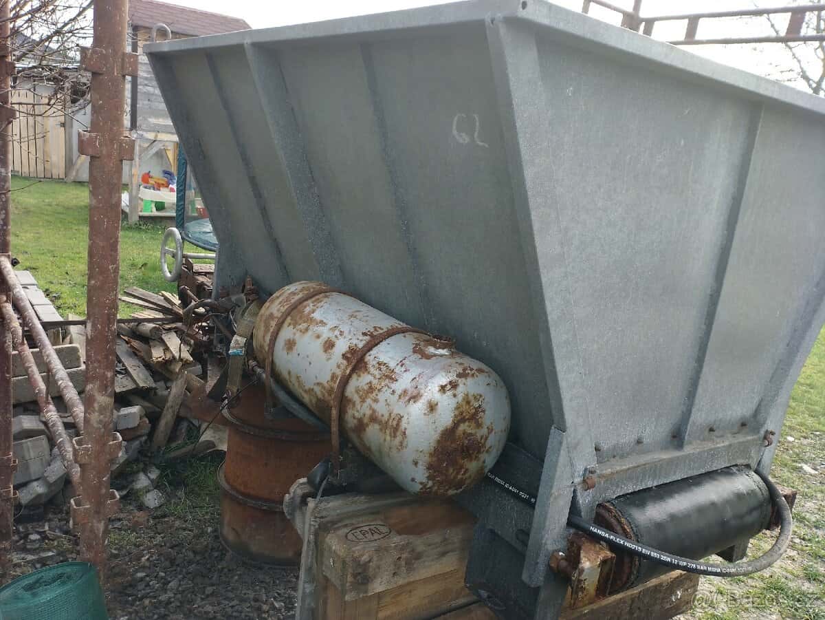 Sypač na Multicar M25 3