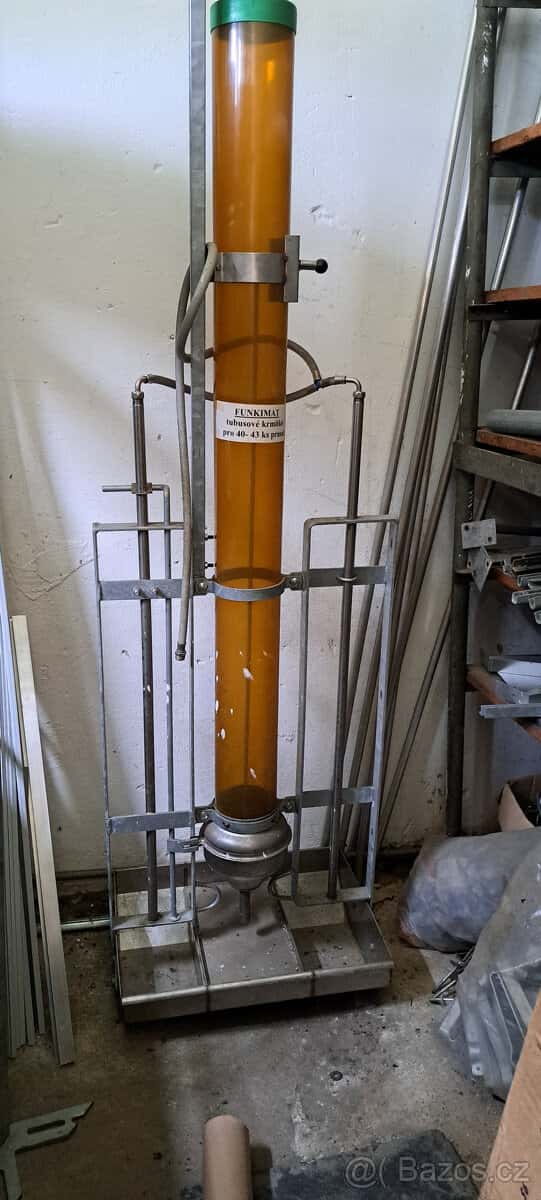 Krmítko pro prasata 1