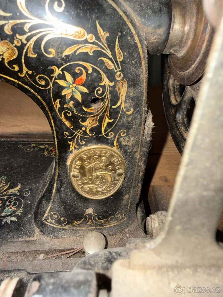 Starý šicí stroj 3