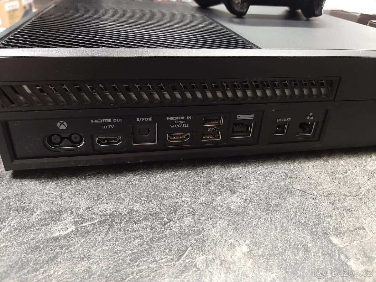 Herní konzole Xbox One 4