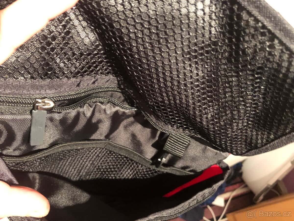 Ledvinka/taštička 4