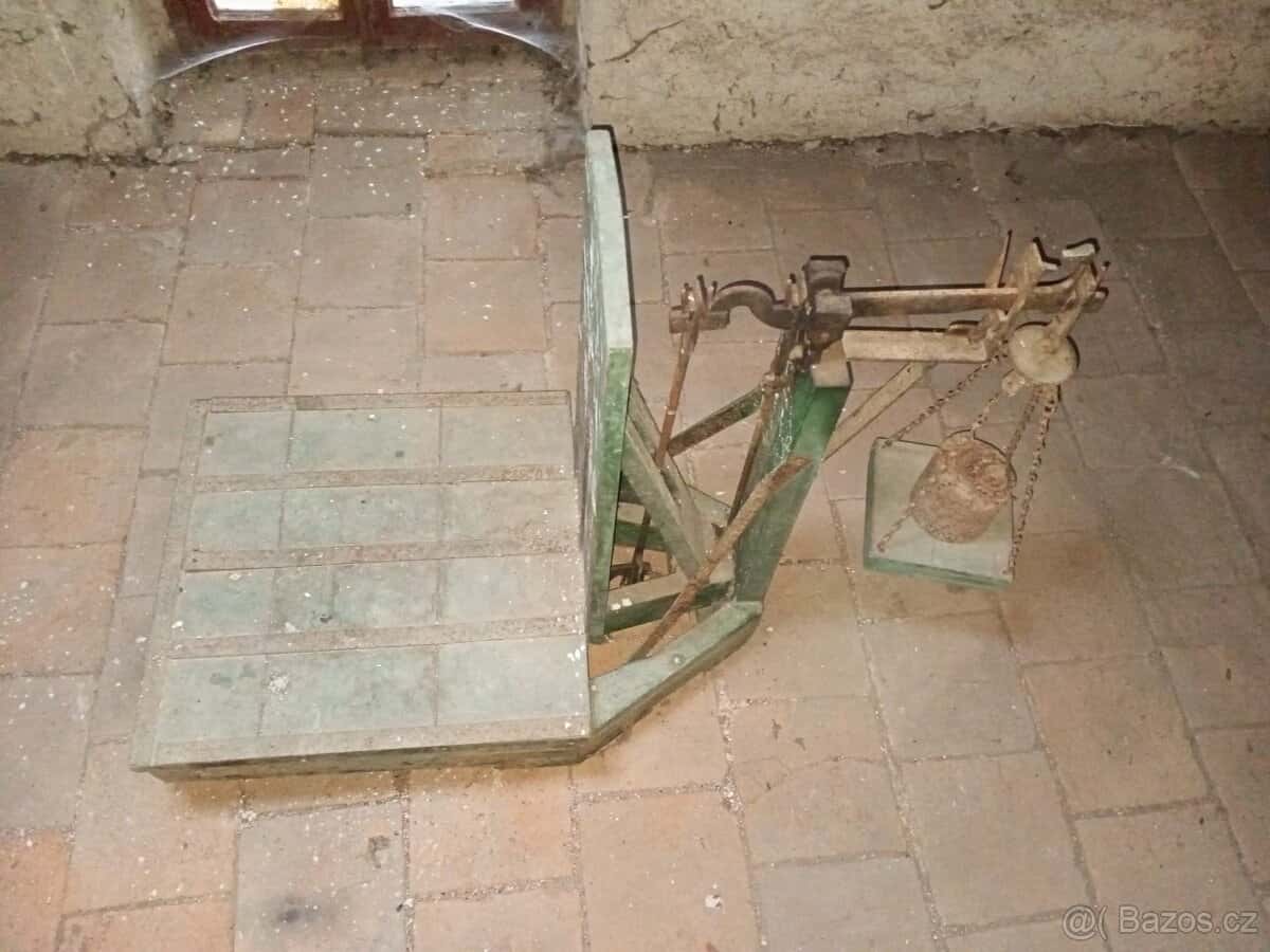 Historická váha decimálka 2