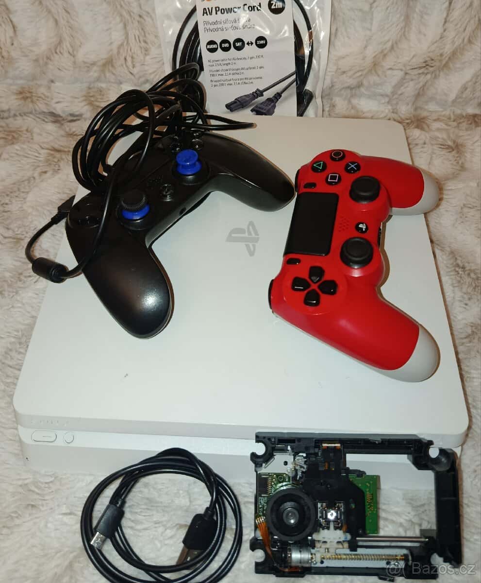 PS4 Slim čti více 2
