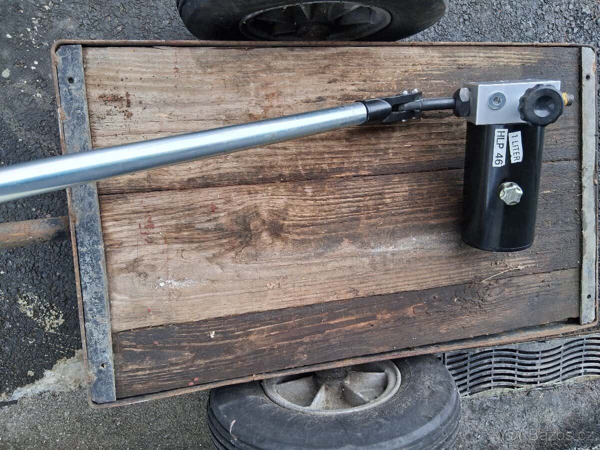 Ruční hydraulická pumpa 2