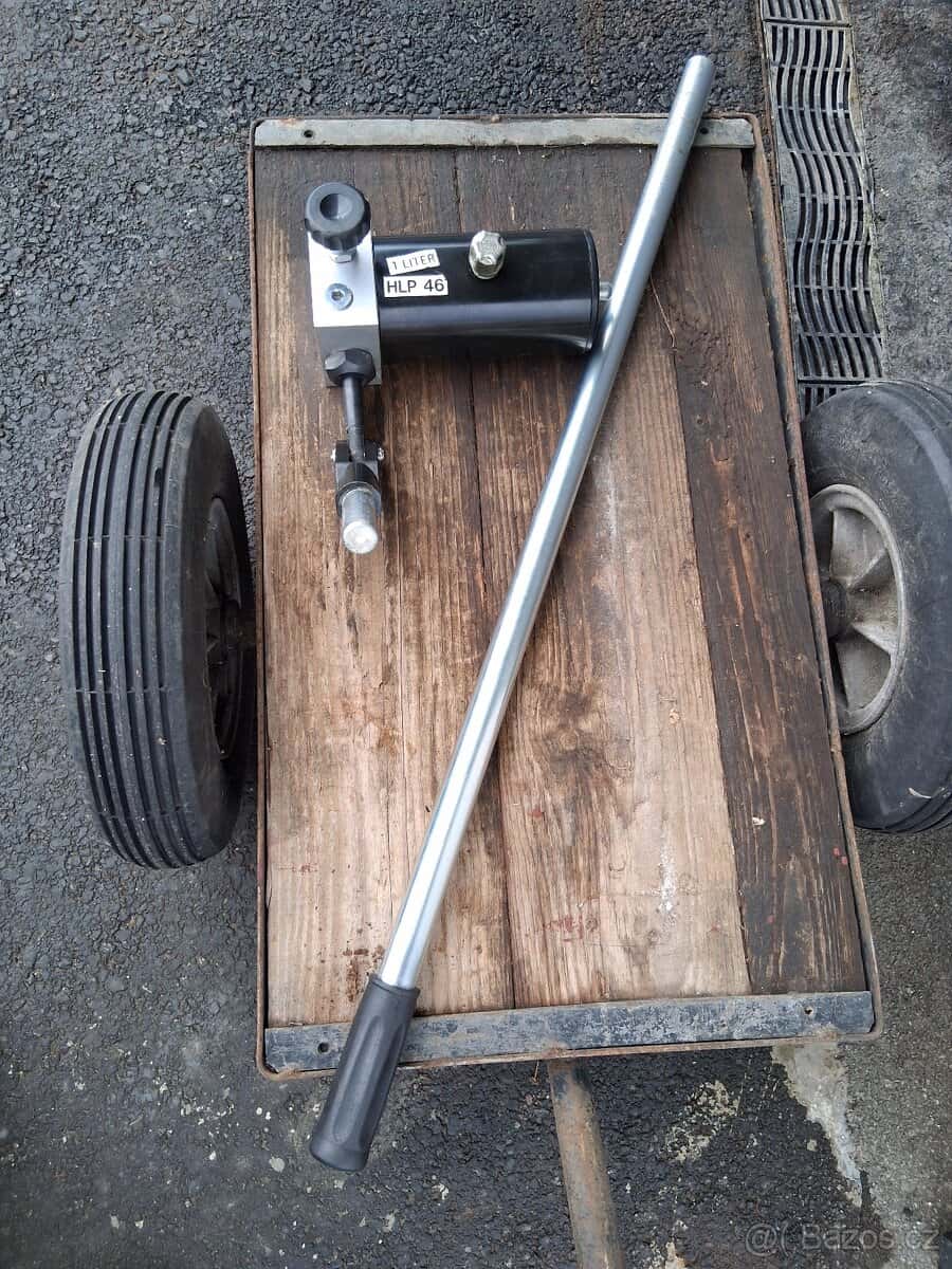 Ruční hydraulická pumpa 5