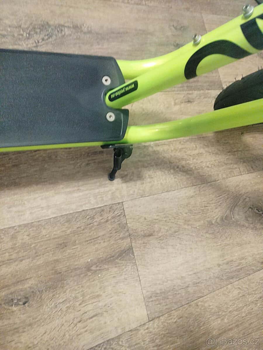 Dětská koloběžka 12