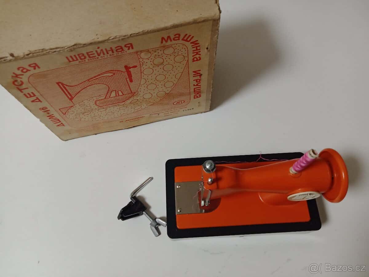 Dětský šicí stroj 6