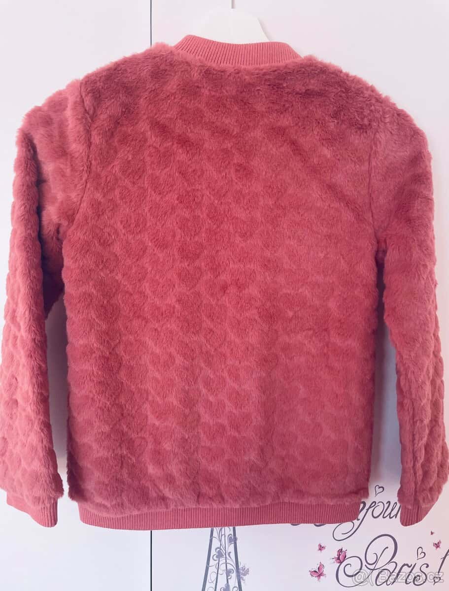 Dívčí svetr C&A 5