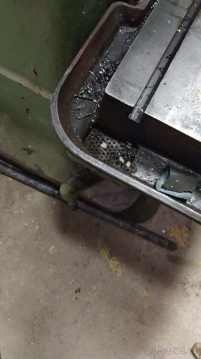 Sloupová vrtačka 10