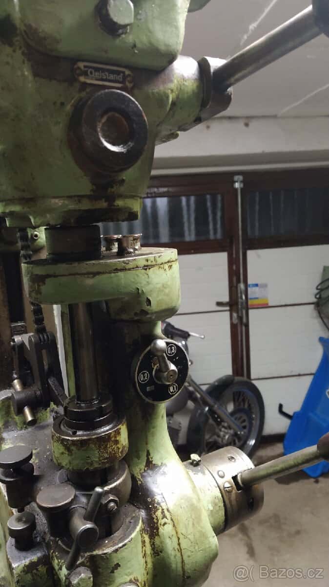 Sloupová vrtačka 12