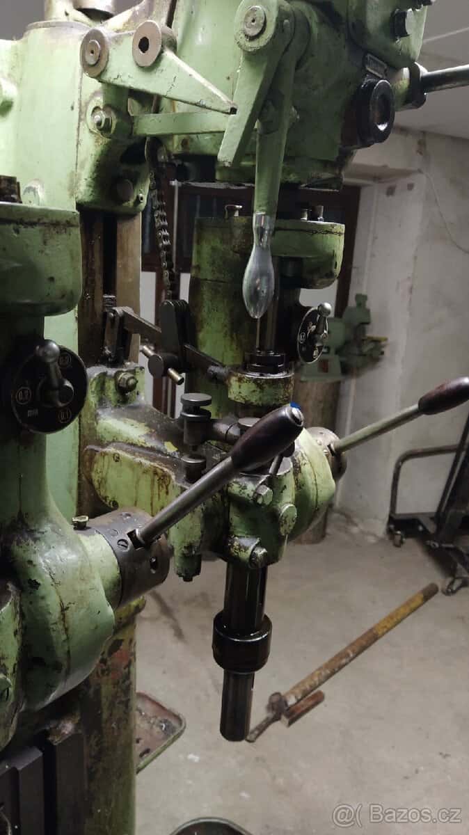 Sloupová vrtačka 13