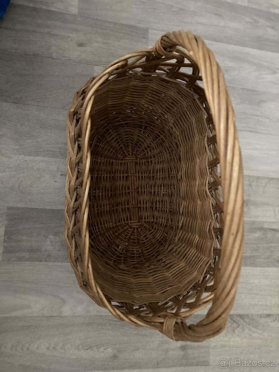 Proutěný košík 2