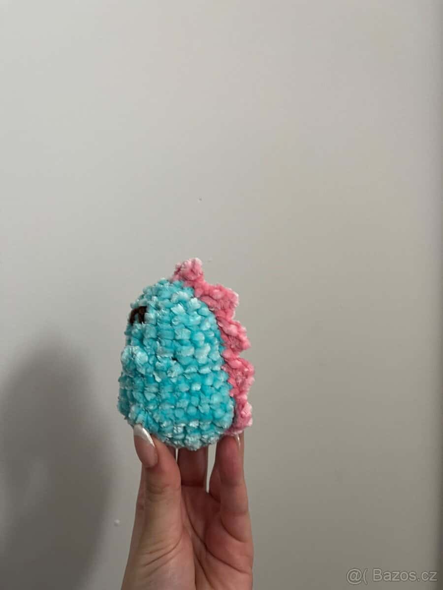 háčkovaný dinosaurus 2