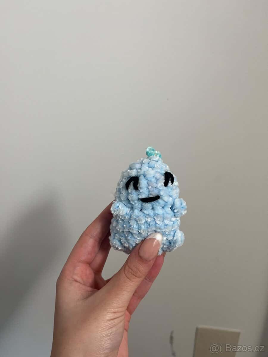 háčkovaný dinosaurus 4