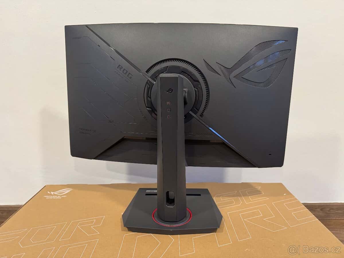 ROG Strix XG32WCS 2
